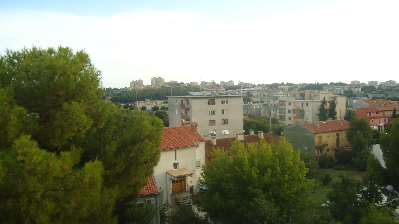 Central Panoramic Lägenhet Pula Exteriör bild